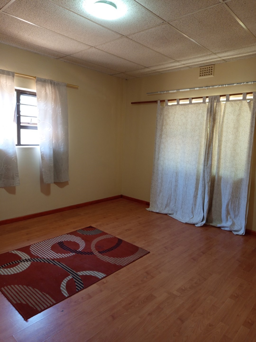 6 Bedroom Property for Sale in Rondebosch East Western Cape